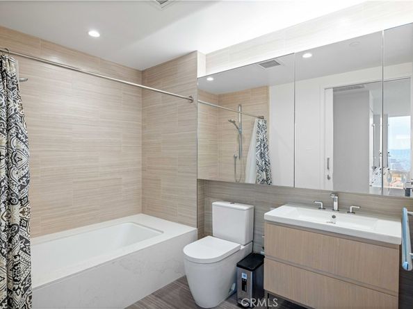 877 Francisco 4111, Los Angeles CA 90017