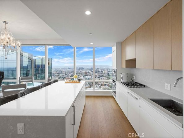 877 Francisco 4111, Los Angeles CA 90017