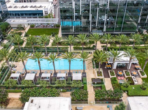 877 Francisco 4111, Los Angeles CA 90017