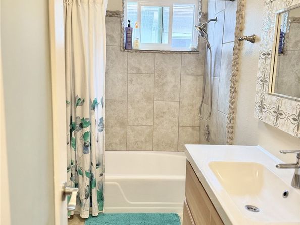 1065 E 3rd Street 8, Long Beach CA 90802