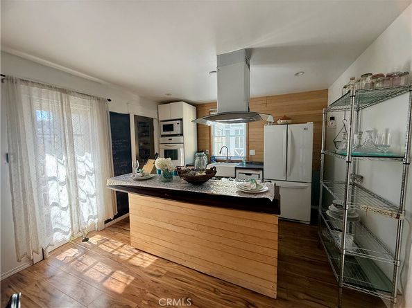 1532 N Ontario Street, Burbank CA 91505