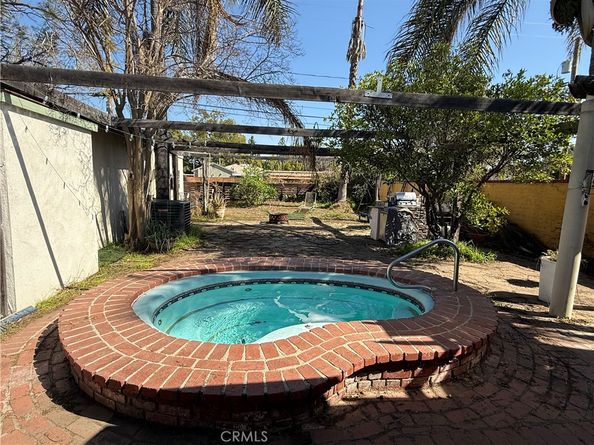 1532 N Ontario Street, Burbank CA 91505