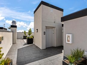 150 S Oak Knoll Avenue 203, Pasadena CA 91101