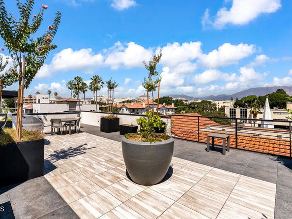 150 S Oak Knoll Avenue 203, Pasadena CA 91101