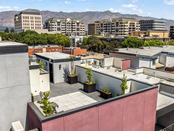 150 S Oak Knoll Avenue 203, Pasadena CA 91101