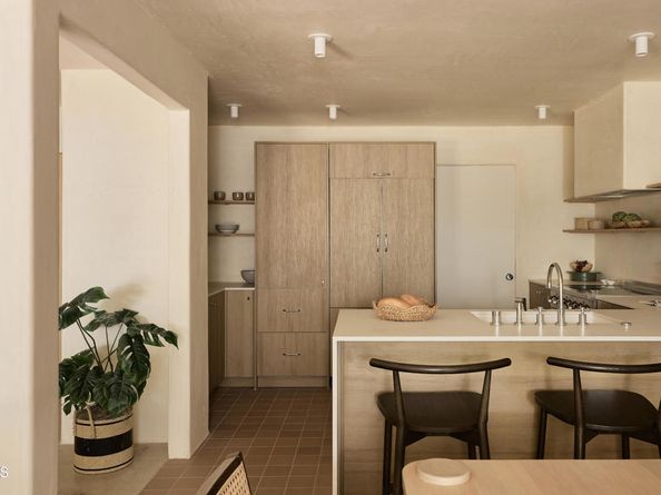 4781 Round Top Drive, Los Angeles CA 90065