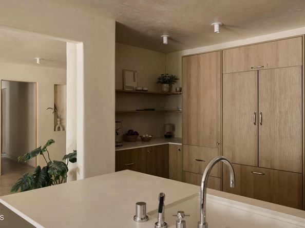 4781 Round Top Drive, Los Angeles CA 90065