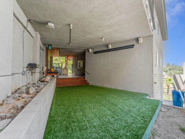 453 Frontenac Avenue, Los Angeles CA 90065