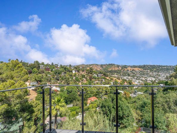 453 Frontenac Avenue, Los Angeles CA 90065