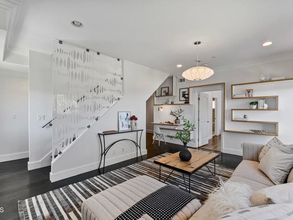 453 Frontenac Avenue, Los Angeles CA 90065