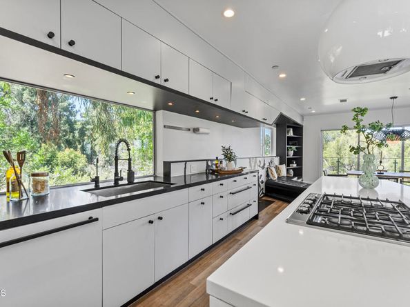 453 Frontenac Avenue, Los Angeles CA 90065