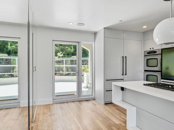 453 Frontenac Avenue, Los Angeles CA 90065