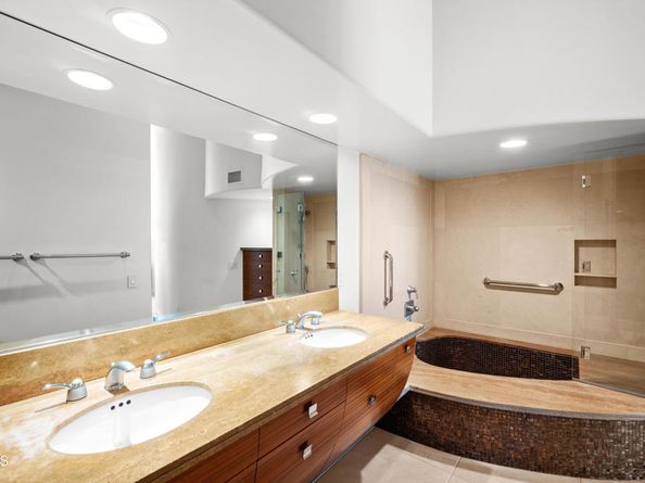 16181 Santa Barbara Lane, Huntington Beach CA 92649