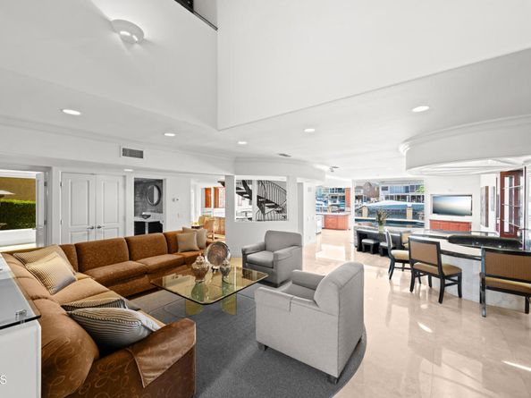 16181 Santa Barbara Lane, Huntington Beach CA 92649