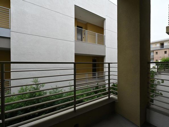 239 S Marengo Avenue 202, Pasadena CA 91101