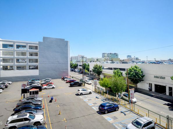 315 E 8th Street 301, Los Angeles CA 90014