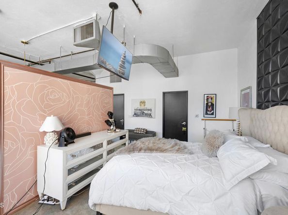 315 E 8th Street 301, Los Angeles CA 90014