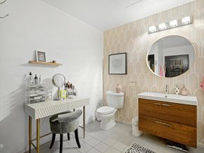 315 E 8th Street 301, Los Angeles CA 90014