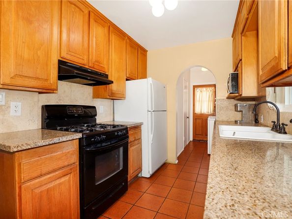 576 E Columbia Avenue, Pomona CA 91767