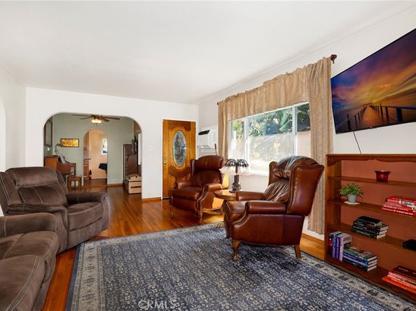 576 E Columbia Avenue, Pomona CA 91767