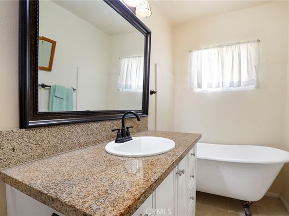 576 E Columbia Avenue, Pomona CA 91767