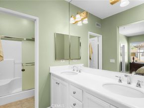 51 Olivehurst, Irvine CA 92602