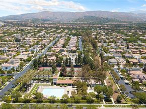 51 Olivehurst, Irvine CA 92602