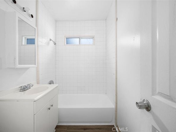 736 W Century, Los Angeles CA 90044