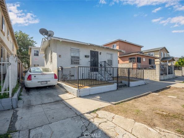 736 W Century, Los Angeles CA 90044