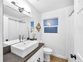 3822 Clayton Avenue, Los Angeles CA 90027