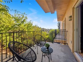 3822 Clayton Avenue, Los Angeles CA 90027