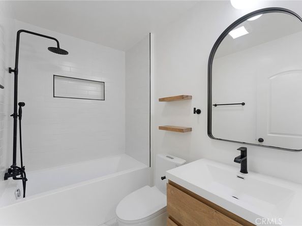 2740 S Sycamore Avenue, Los Angeles CA 90016