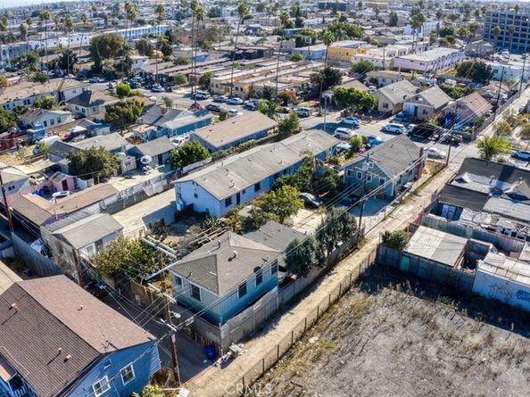 947 81, Los Angeles CA 90044