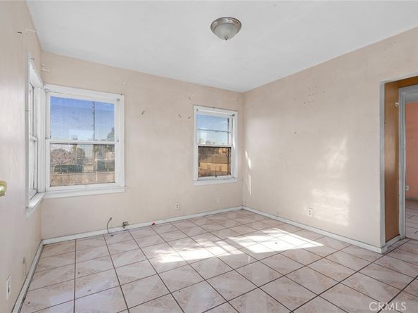 947 81, Los Angeles CA 90044