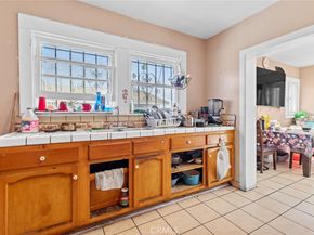 947 81, Los Angeles CA 90044