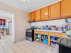 947 81, Los Angeles CA 90044