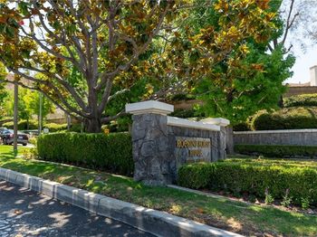 5847 E Rocking Horse Way