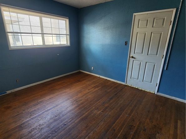 1200 S Castlegate Avenue, Compton CA 90221