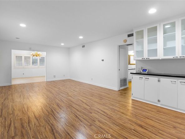 395 S Oakland Avenue 101, Pasadena CA 91101