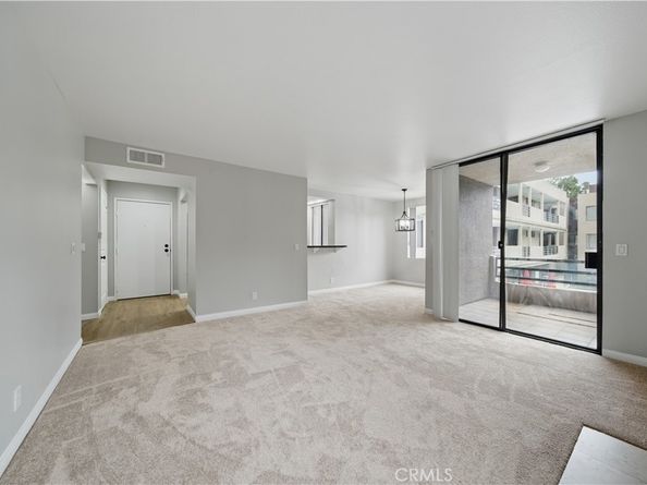 7826 Topanga Canyon Boulevard 218, Canoga Park CA 91304