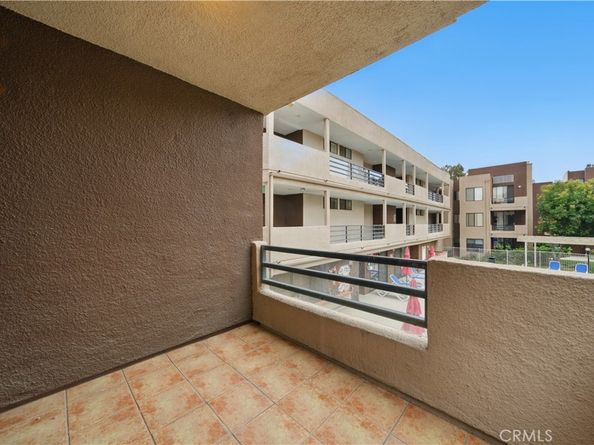 7826 Topanga Canyon Boulevard 218, Canoga Park CA 91304