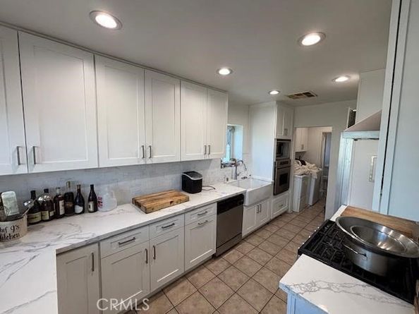 13600 Sylvan Street, Valley Glen CA 91401