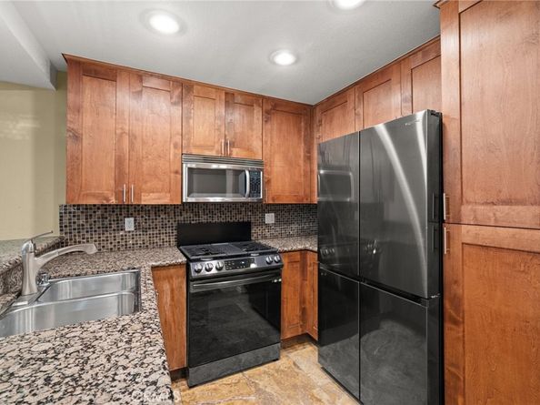 950 N Kings Road 160, West Hollywood CA 90069