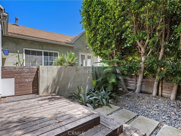 1944 Chariton Street, Los Angeles CA 90034