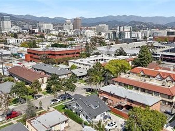 426 Ivy Street, Glendale CA 91204