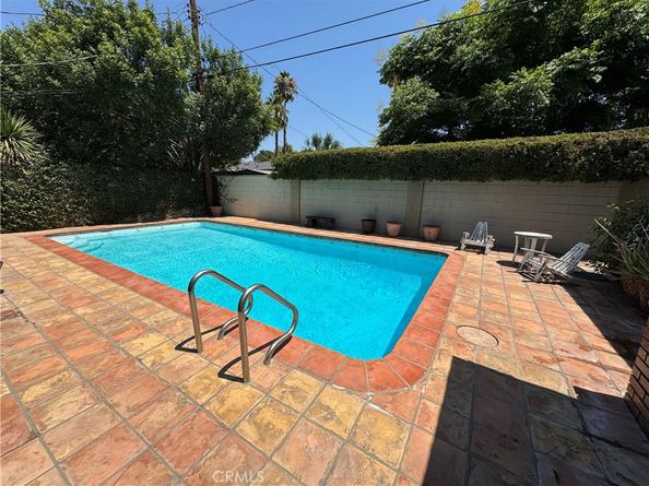 6552 Aqueduct Avenue, Van Nuys CA 91406