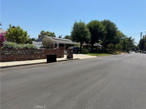 6552 Aqueduct Avenue, Van Nuys CA 91406