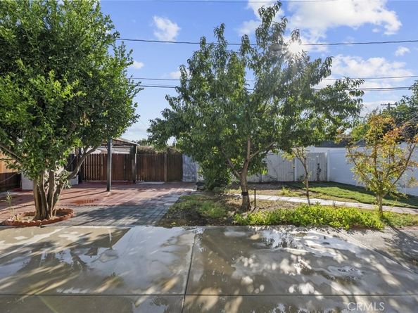 325 N Glenwood Place, Burbank CA 91506