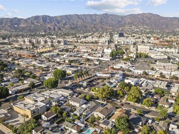 325 N Glenwood Place, Burbank CA 91506