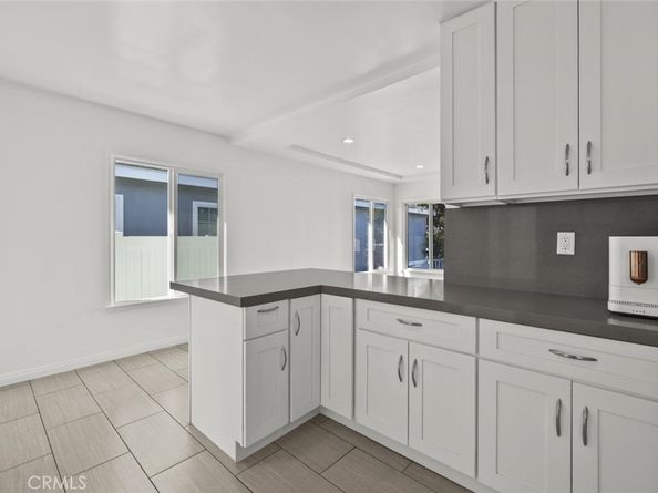 325 N Glenwood Place, Burbank CA 91506
